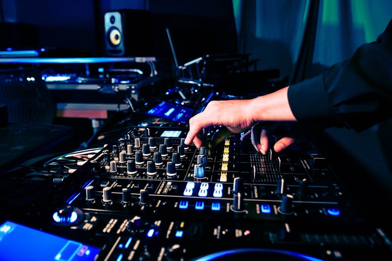 7 Best In-Person DJ Classes for Beginners in 2026 Beginner DJ student practicing on Pioneer CDJs during an in-person DJ class at Sound Collective NYC